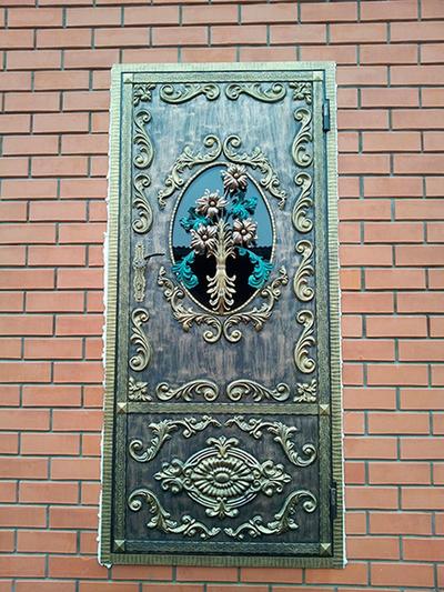 Кованые входные двери на заказ | Двери с элементами ковки в Нижний Новгород